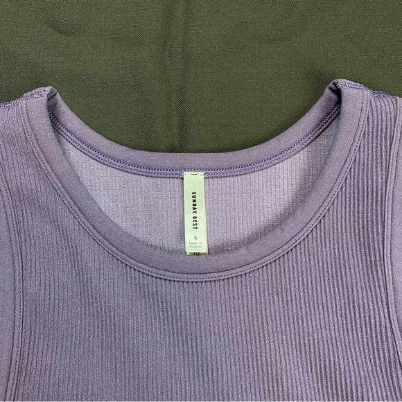 Aritzia Seamless Purple Tank S/XS - Picture 5 of 6